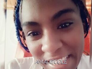 AMALIECOLE Le Scandale