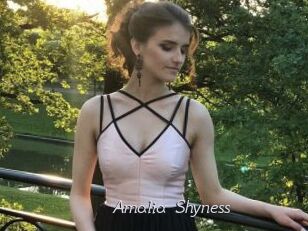Amalia_Shyness