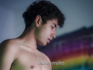 aaronmiiles Le Scandale