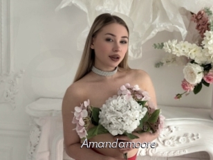 amandamoore Le Scandale