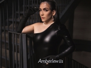 amberlewiis Le Scandale