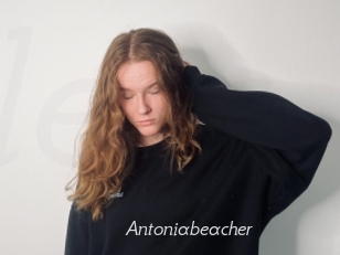 Antoniabeacher