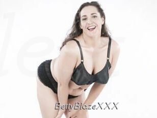 BettyBlazeXXX Le Scandale