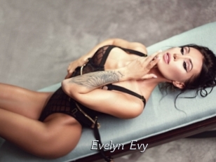 Evelyn_Evy