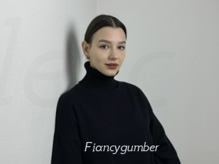 fiancygumber Le Scandale