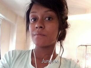 Junaina Le Scandale