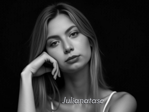 julianatase Le Scandale