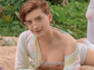 kyletomas Le Scandale