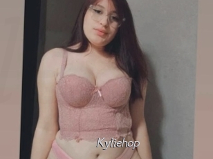 kyliehop Le Scandale
