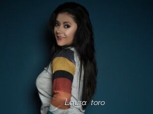 laura_toro Le Scandale