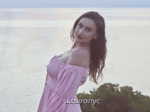 lauranyc Le Scandale