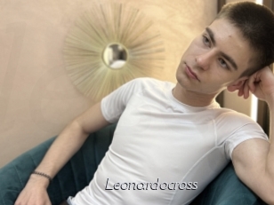 leonardocross Le Scandale