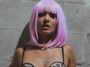 lusciouskat Le Scandale