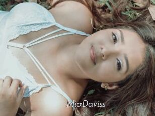 MiaDaviss