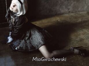 MiaGwachewski Le Scandale