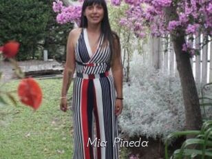 Mia_Pineda Le Scandale