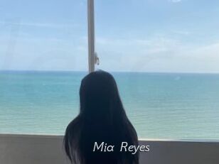 Mia_Reyes