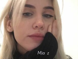 Mia_z