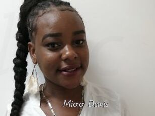 Miaa_Davis