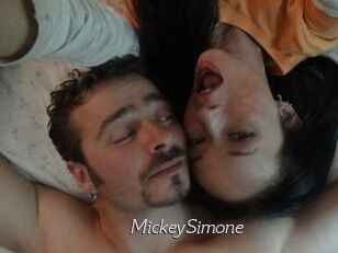 Mickey_Simone Le Scandale