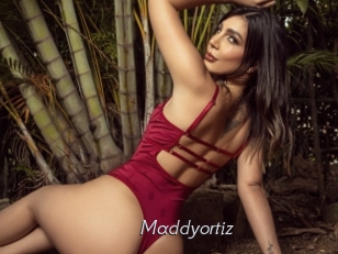 maddyortiz Le Scandale