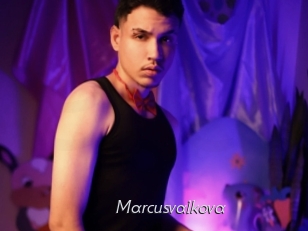marcusvalkova Le Scandale