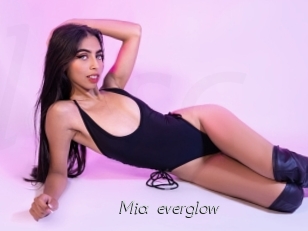 Mia_everglow