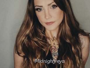 midnightfreya Le Scandale