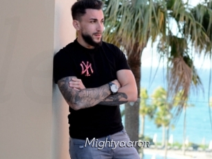 mightyaaron Le Scandale