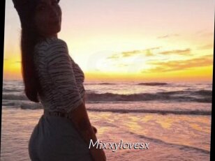 mixxylovesx Le Scandale