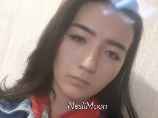 NesliMoon Le Scandale