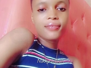 nikkydelilah Le Scandale