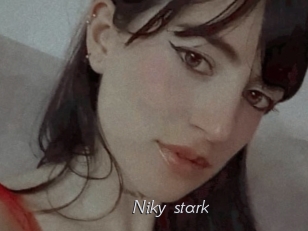 niky_stark Le Scandale
