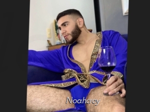 noahcroy Le Scandale