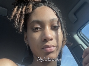 nylabrooke Le Scandale