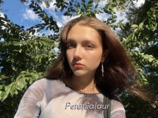 Petunialaur