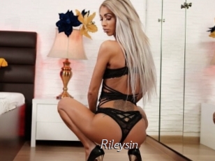 rileysin Le Scandale