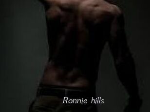 ronnie_hills Le Scandale