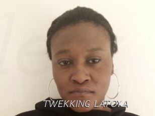 TWEKKING_LATOYA