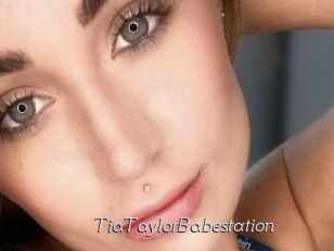 TiaTaylorBabestation