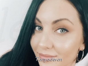 tanyadevon Le Scandale
