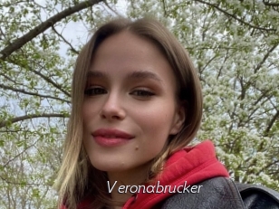 veronabrucker Le Scandale